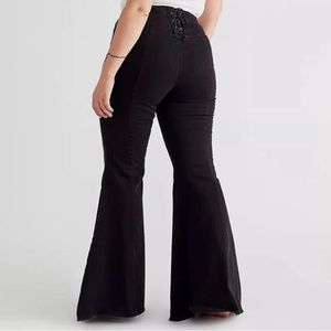 Free People We The Free Crvy Black Raw Hem Bell Bottom Pants Size 34